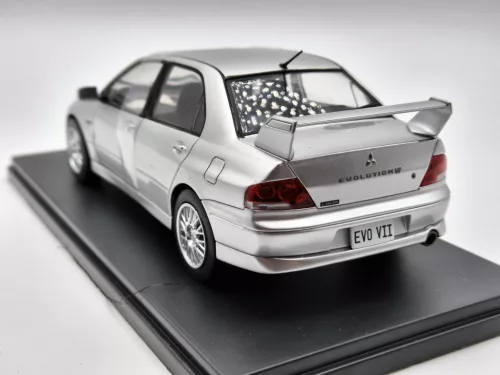 Mitsubishi Lancer Evo VII - Whitebox - 1:24