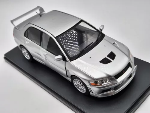 Mitsubishi Lancer Evo VII - Whitebox - 1:24