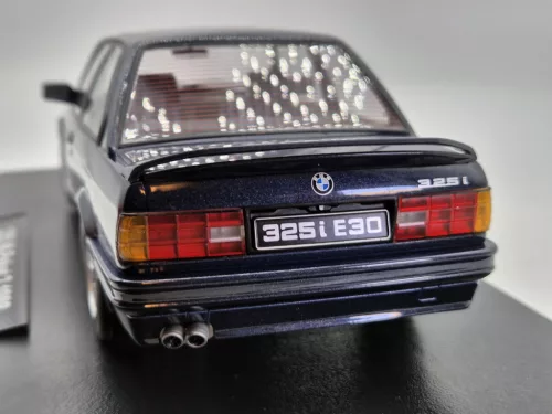 BMW E30 325i M package 2 (1987) - blue - KK Scale - 1:18