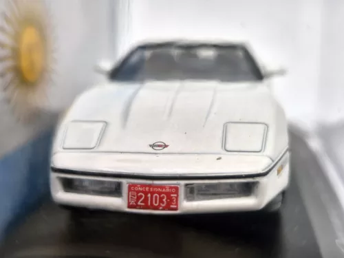 Chevrolet Corvette C4 (1984) - Newsstand - 1:43