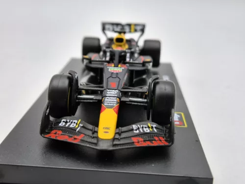 Red Bull RB20 F1 #1 (2024) - Max Verstappen - WITH DRIVER - Bburago - 1:43