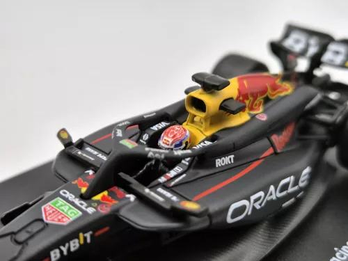 Red Bull RB20 F1 #1 (2024) - Max Verstappen - WITH DRIVER - Bburago - 1:43