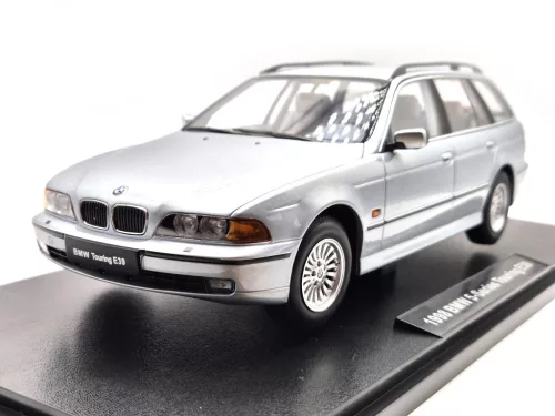BMW E39 Touring (1998) - silver - Triple9 - 1:18