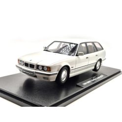 BMW E34 Touring (1996) - white - Triple9 - 1:18