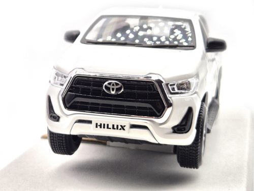 Toyota Hilux Pick-Up (2021) - Maisto - 1:27