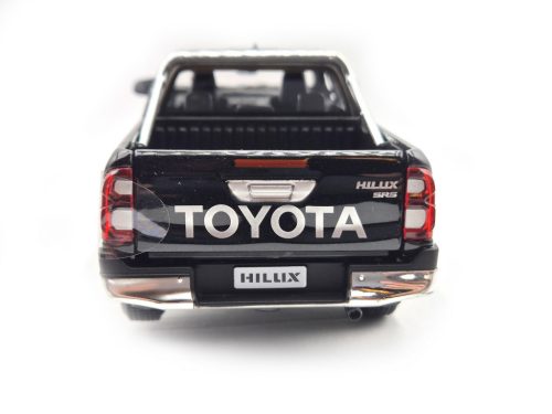 Toyota Hilux Pick-Up (2021) - black - Maisto - 1:27