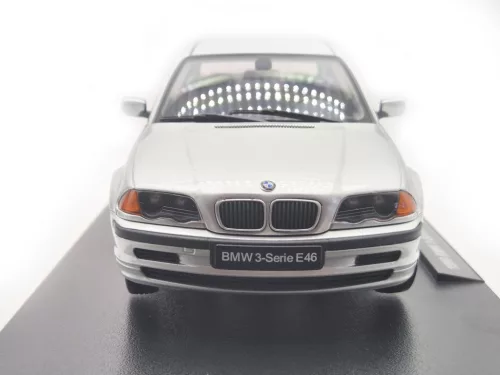 BMW E46 sedan (1999) - silver - KK-Scale - 1:18