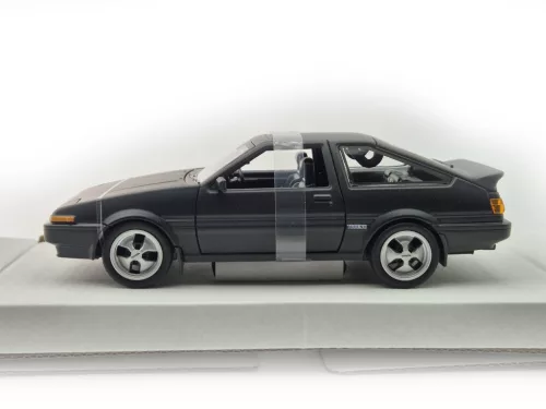 Toyota Sprinter Trueno AE86 - black - Maisto - 1:24