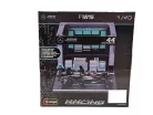Mercedes Pit Stop - box diorama - W14 EQ Performance F1 #44 (2023) - Lewis Hamilton - with mechanics - Bburago - 1:43