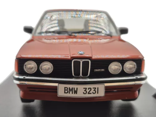 BMW E21 323i (1980) - Kastanienrot - Solido - 1:18 scale model car