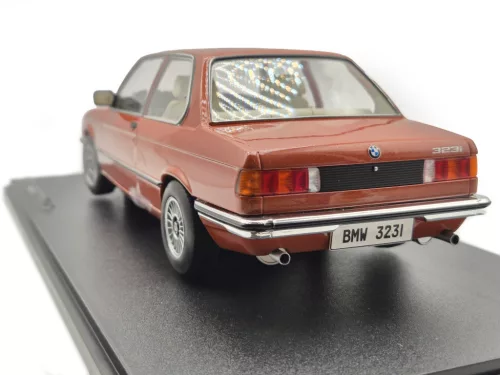 BMW E21 323i (1980) - Kastanienrot - Solido - 1:18 scale model car