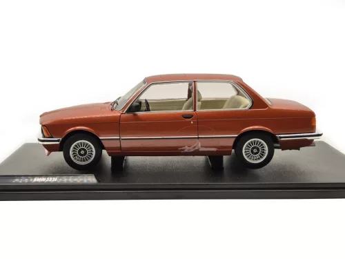 BMW E21 323i (1980) - Kastanienrot - Solido - 1:18 scale model car
