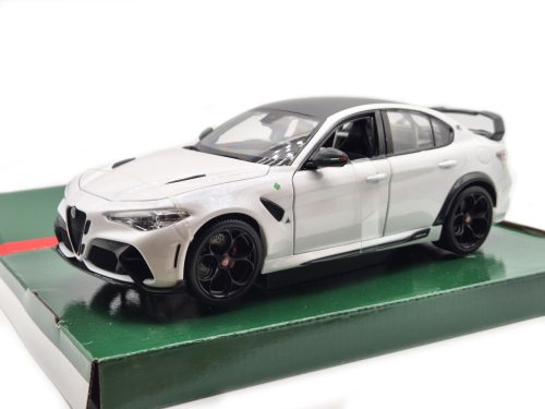 Alfa Romeo Giulia GTAm (2020) - trophy white - Bburago - 1:18