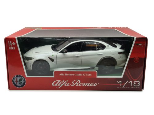 Alfa Romeo Giulia GTAm (2020) - trophy white - Bburago - 1:18