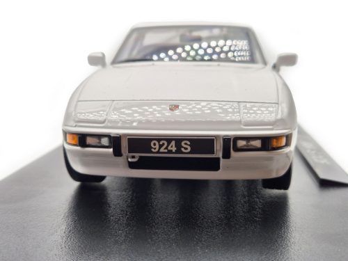 Porsche 924S coupe (1986) - white - KK-Scale - 1:18
