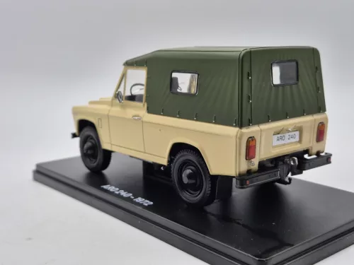 ARO 240 (1972) – Edicola – 1:24