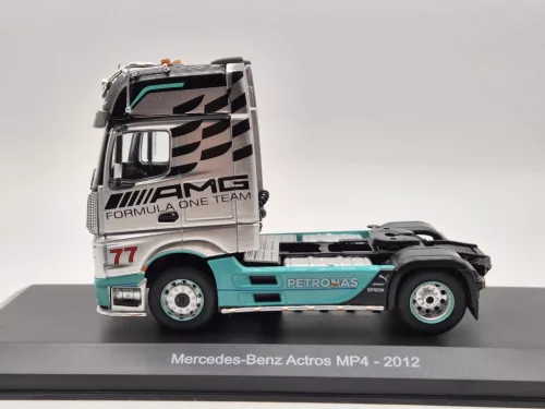 Mercedes-Benz Actros MP4 AMG Petronas F1 truck – Edicola – 1:43