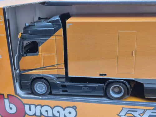McLaren truck set – Mercedes Actros 2 Gigaspace + MCL38 F1 #4 – Lando Norris race car – Bburago – 1:43