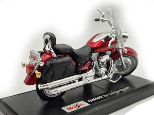 Yamaha Road Star (2001) – Maisto – 1:18 1/18 diecast model