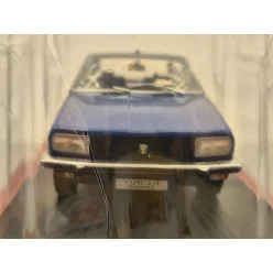   Dacia 2000 / Renault R20 (1981) – Edicola – 1:24 1/24 model car – with minor defect