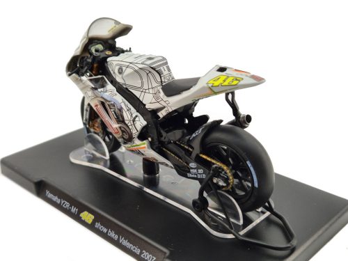 MotoGP - Yamaha YZR-M1 #46 (2007) show bike Valencia - Valentino Rossi - Edicola - 1:18 model motorcycle