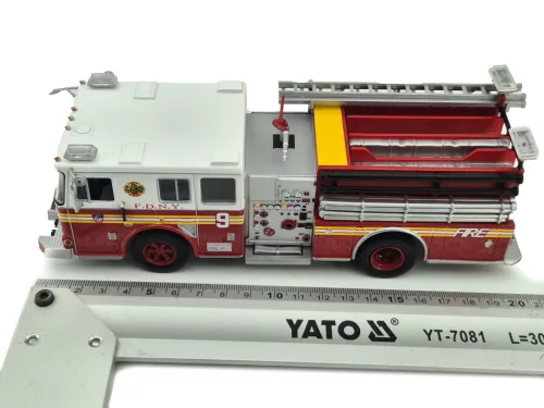 Seagrave fire truck - New York USA (2003) - Edicola - 1:43 model
