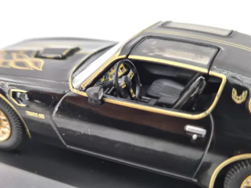 Pontiac Firebird Trans Am (1977) - Edicola - 1:43 model car
